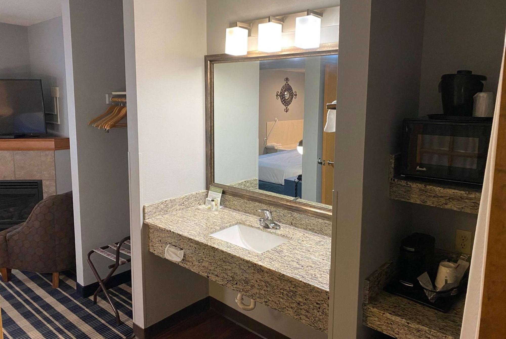 Americinn By Wyndham Chanhassen Extérieur photo